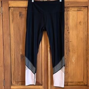 APANA Black & Pink & Grey Detail Design Leggings Sz. MD